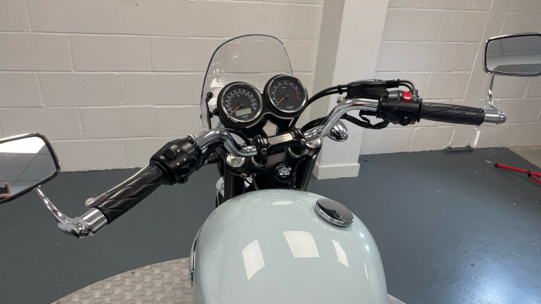 Triumph Bonneville T100 (10MY)